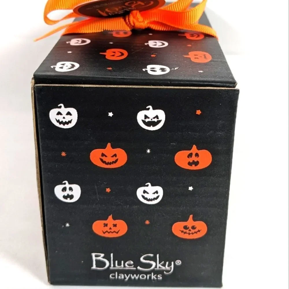 New 2022 Blue Sky Happy Boo Halloween Eye Balls Salt and Pepper Set.
